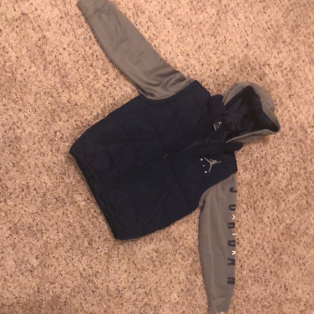 Boys Air Jordan vest with sleeves in Navy Blue, size 10-12 years